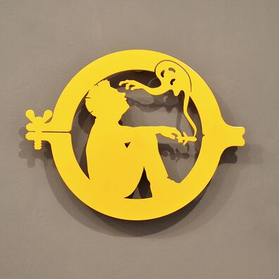 Gelb lackierte, allegorische Stahl-Figur (Silhouette), umgeben von handschellenartiger, runder Rahmenform; Motiv: Punk raucht Joint in Flugzeugform, Rauch verwandelt sich in Geist.